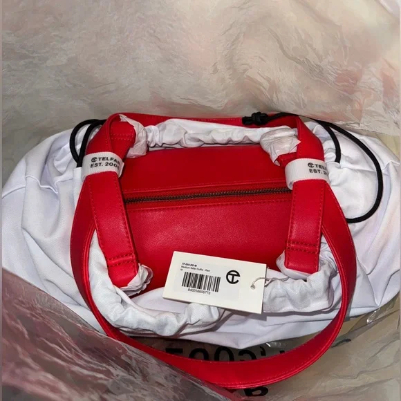TELFAR Duffle Medium in Red 🍒 - Picture 2 of 6